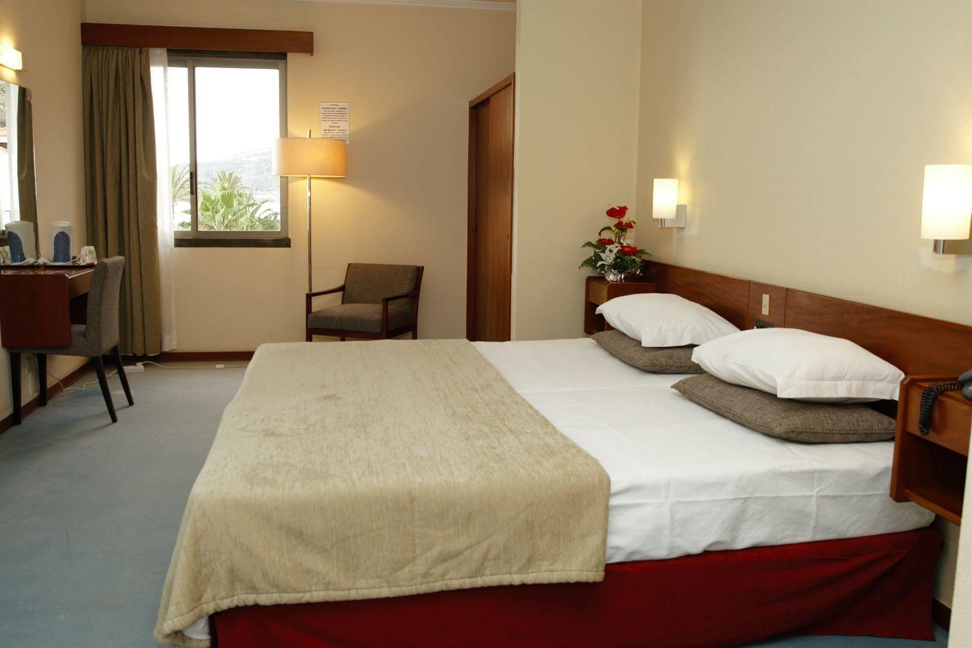 Cheerfulway Bravamar Hotel Ribeira Brava Exterior foto